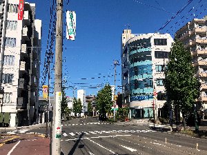 お車でご来店の場合の道順