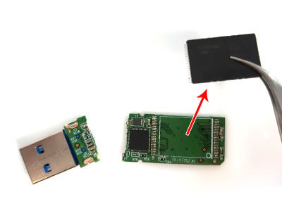 USBメモリ基板破損からチップ取り外し1